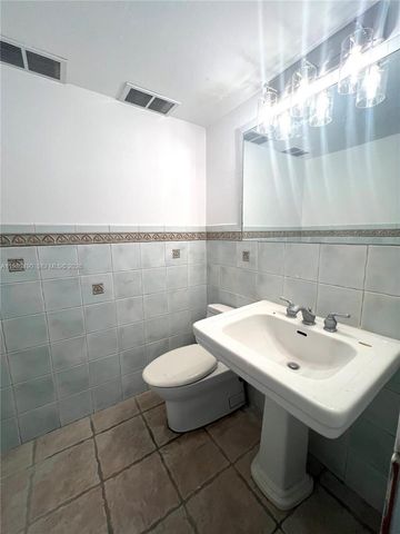 3475 N Country Club Drive 716, Aventura, FL 33180