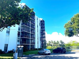 3475 N Country Club Drive 716, Aventura, FL 33180
