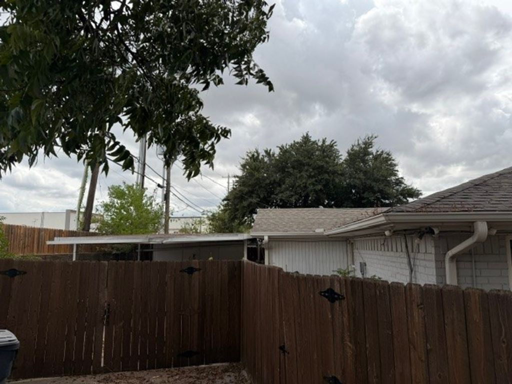 10040 Glenrio Lane, Dallas, TX 75229 — photo 4