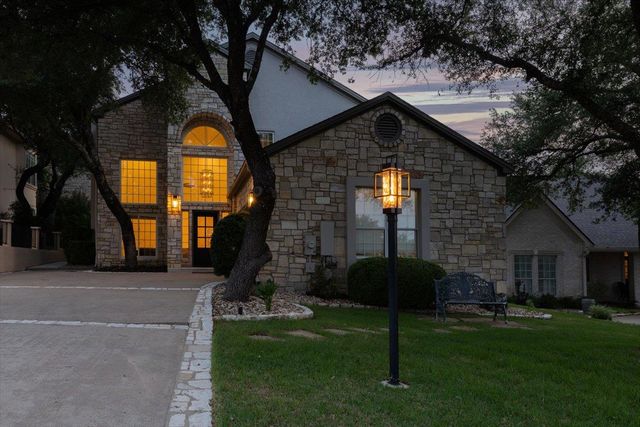 403 Golf Crest LN, Lakeway, TX 78734