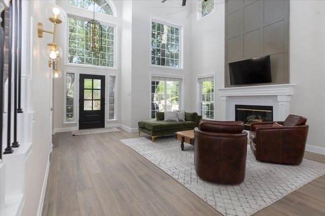 403 Golf Crest LN, Lakeway, TX 78734