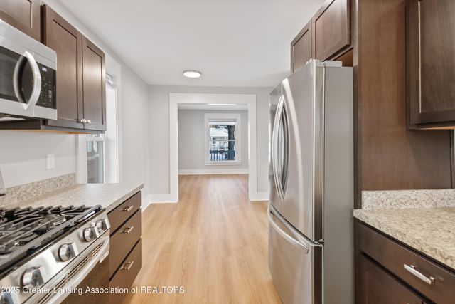 925 N Pine Street, Lansing, MI 48906