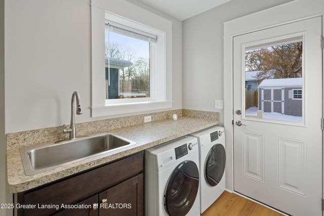 925 N Pine Street, Lansing, MI 48906