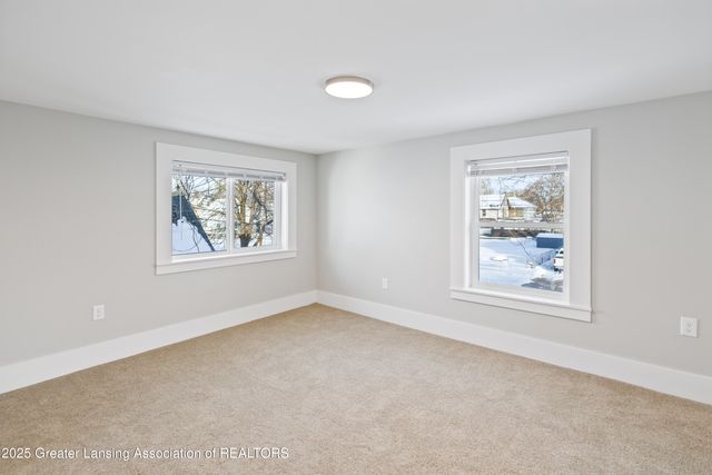 925 N Pine Street, Lansing, MI 48906