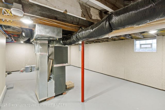 925 N Pine Street, Lansing, MI 48906