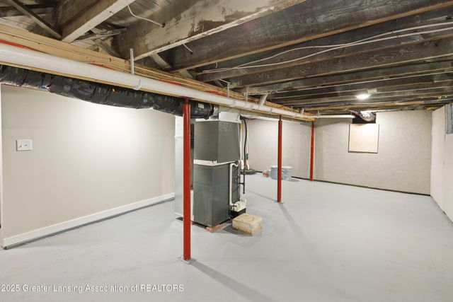 925 N Pine Street, Lansing, MI 48906