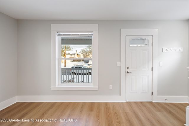 925 N Pine Street, Lansing, MI 48906