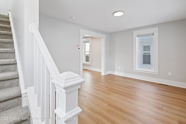 925 N Pine Street, Lansing, MI 48906