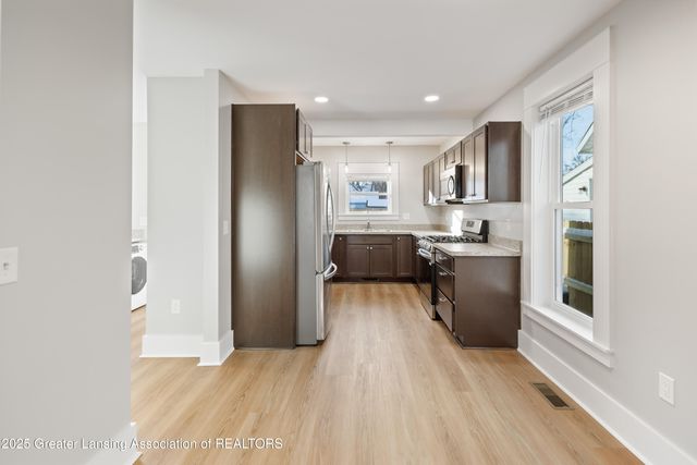 925 N Pine Street, Lansing, MI 48906