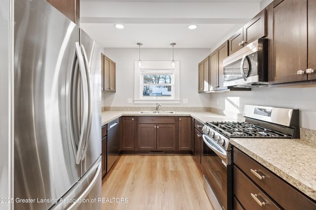 925 N Pine Street, Lansing, MI 48906