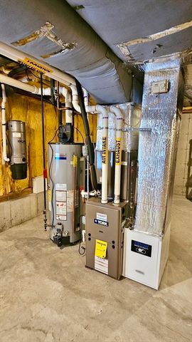 16 Arbor Dr 16, Dracut, MA 01826