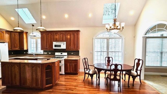 16 Arbor Dr 16, Dracut, MA 01826