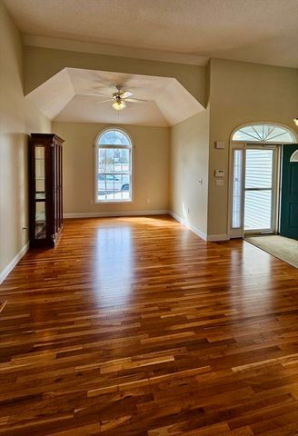 16 Arbor Dr 16, Dracut, MA 01826