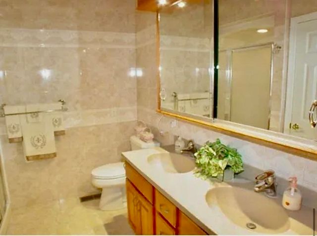 16 Arbor Dr 16, Dracut, MA 01826