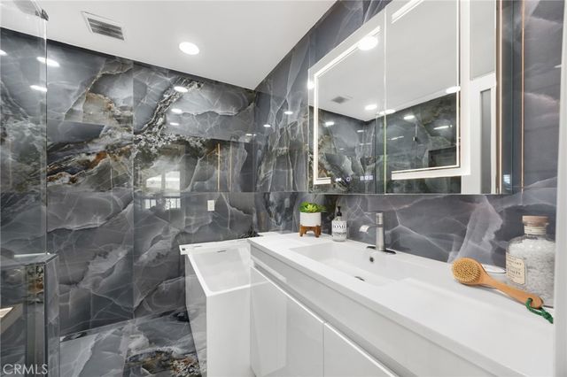 136 Donnybrook, Brea, CA 92821