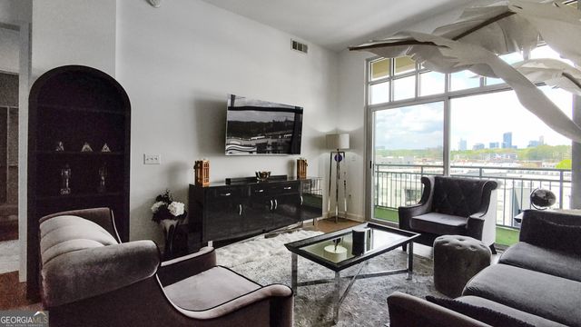 711 Cosmopolitan Drive NE 815, Atlanta, GA 30324