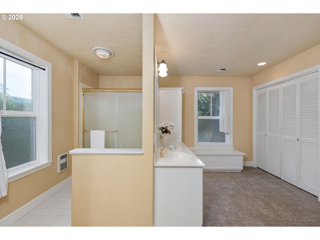 12247 S Casto Rd, Oregon City, OR 97045