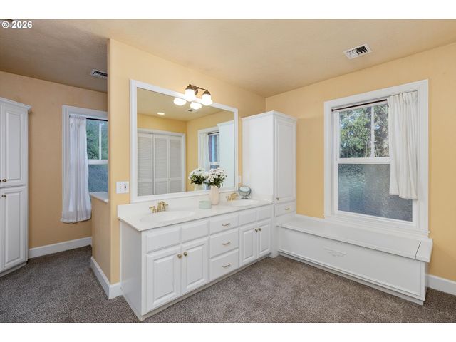 12247 S Casto Rd, Oregon City, OR 97045