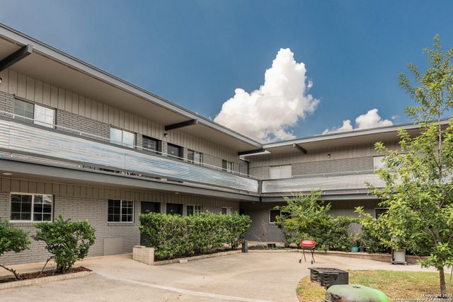 615 Vance Jackson Rd Apt 204, San Antonio, TX 78201