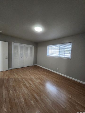 615 Vance Jackson Rd Apt 204, San Antonio, TX 78201