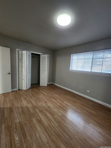 615 Vance Jackson Rd Apt 204, San Antonio, TX 78201