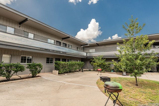 615 Vance Jackson Rd Apt 204, San Antonio, TX 78201