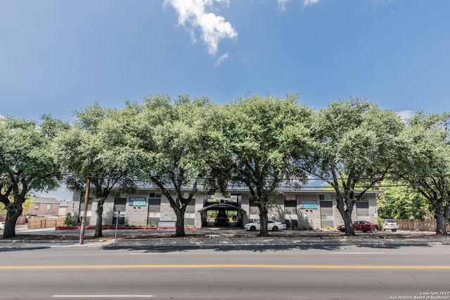 615 Vance Jackson Rd Apt 204, San Antonio, TX 78201