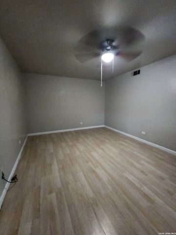 615 Vance Jackson Rd Apt 204, San Antonio, TX 78201