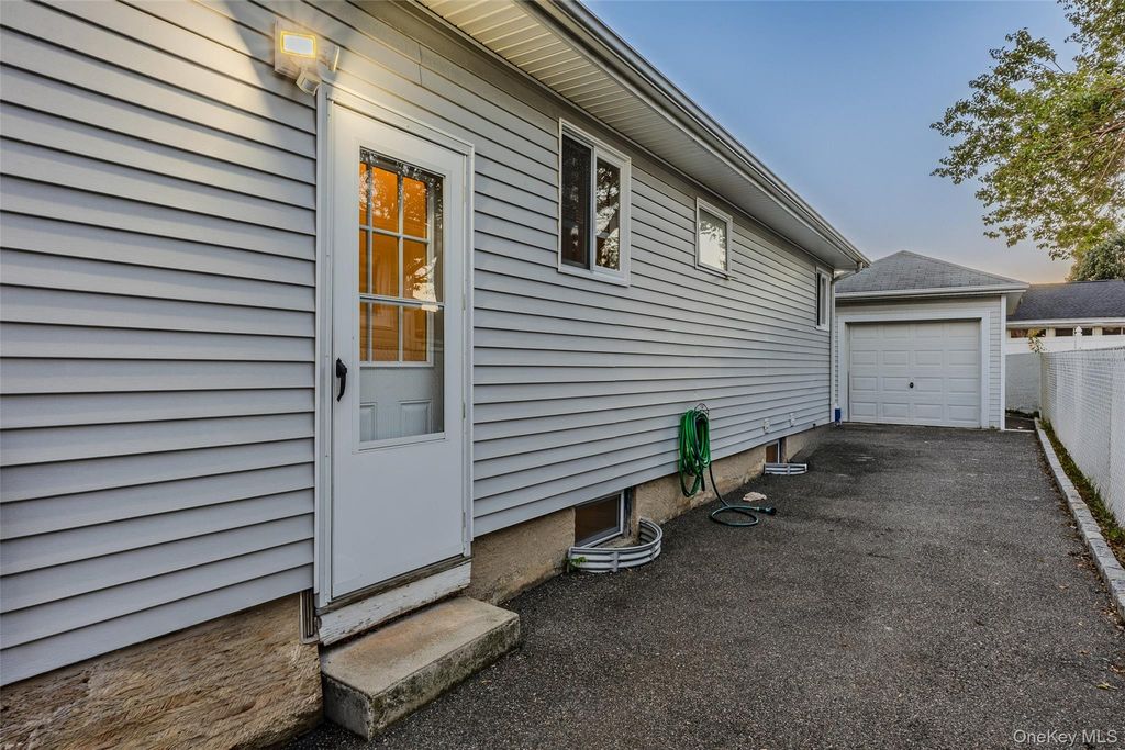 83 S 3rd Street, Bethpage, NY 11714 — photo 2