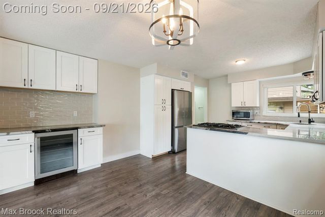 4151 Bluebird Drive, Commerce Twp, MI 48382