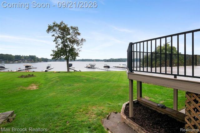 4151 Bluebird Drive, Commerce Twp, MI 48382