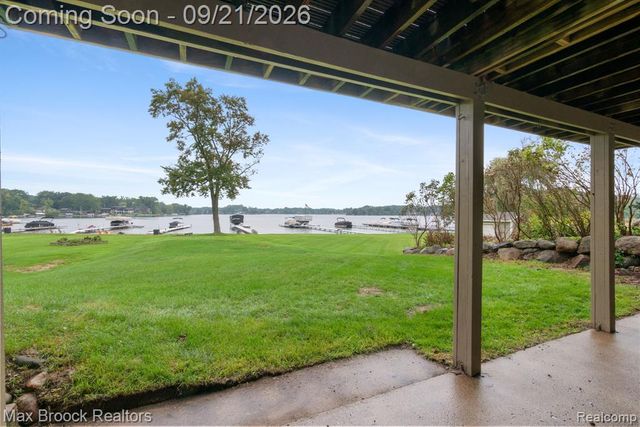 4151 Bluebird Drive, Commerce Twp, MI 48382