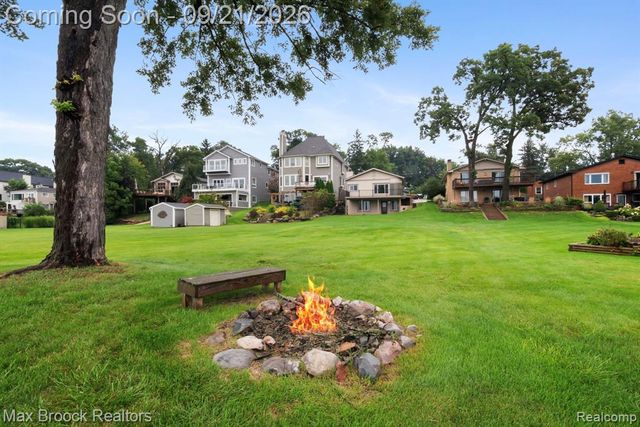 4151 Bluebird Drive, Commerce Twp, MI 48382
