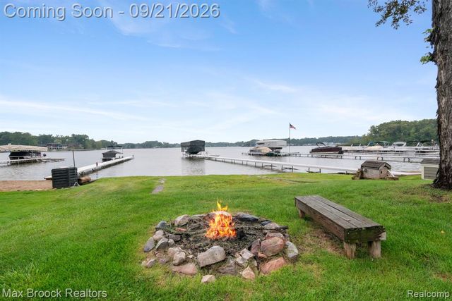 4151 Bluebird Drive, Commerce Twp, MI 48382