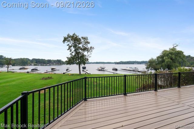 4151 Bluebird Drive, Commerce Twp, MI 48382