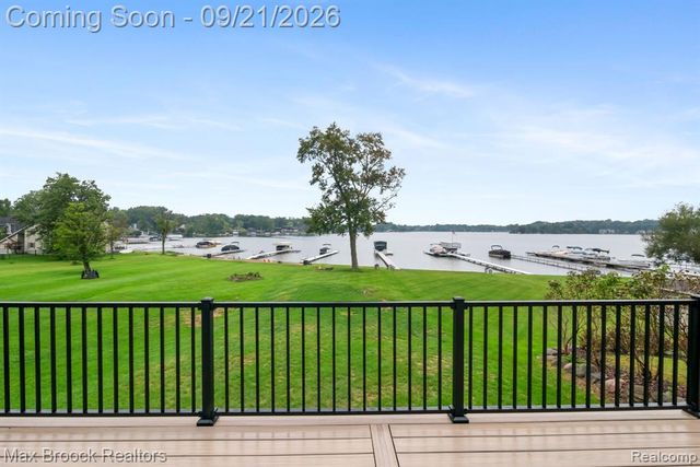 4151 Bluebird Drive, Commerce Twp, MI 48382