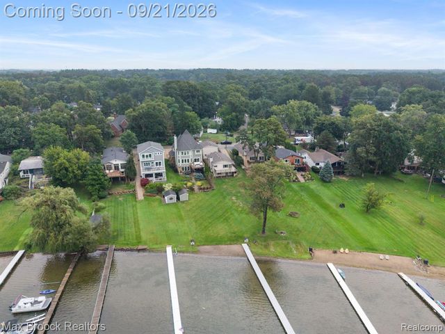 4151 Bluebird Drive, Commerce Twp, MI 48382