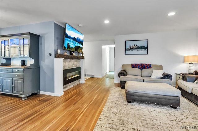 65 Sweet Briar Road, Tonawanda, NY 14150