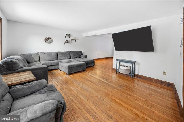 2414 CHURCH RD, Cinnaminson, NJ 08077