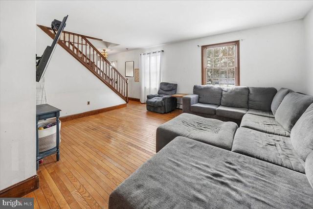 2414 CHURCH RD, Cinnaminson, NJ 08077