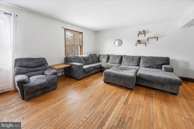 2414 CHURCH RD, Cinnaminson, NJ 08077