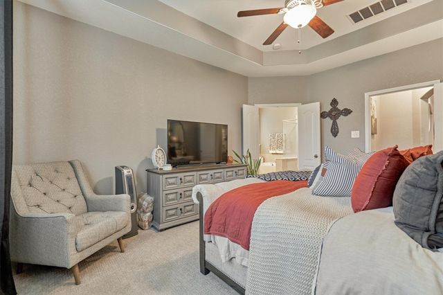 204 Forest Peak Way, Montgomery, TX 77316