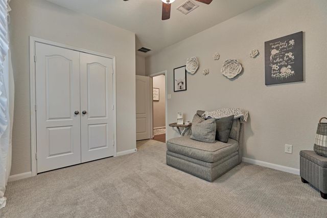 204 Forest Peak Way, Montgomery, TX 77316
