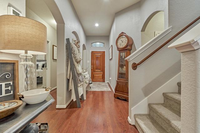 204 Forest Peak Way, Montgomery, TX 77316