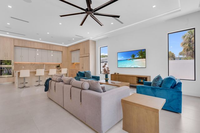 235 NE 11th Street, Delray Beach, FL 33444