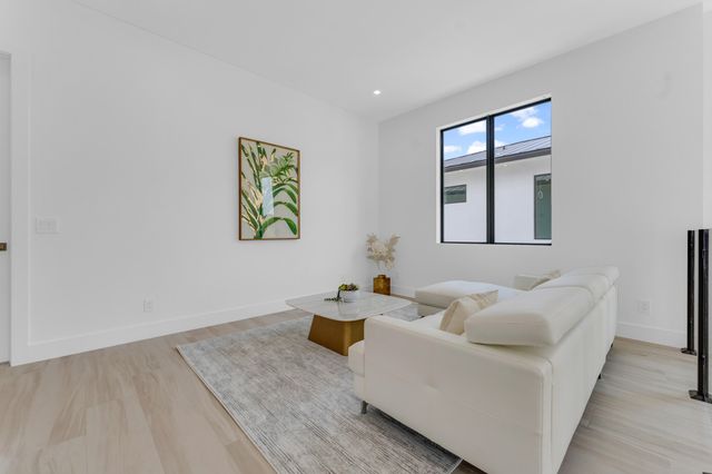 235 NE 11th Street, Delray Beach, FL 33444