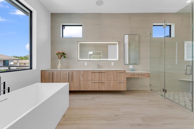 235 NE 11th Street, Delray Beach, FL 33444