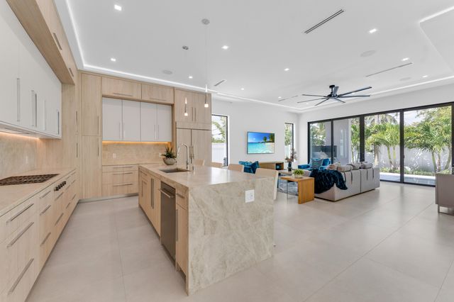 235 NE 11th Street, Delray Beach, FL 33444