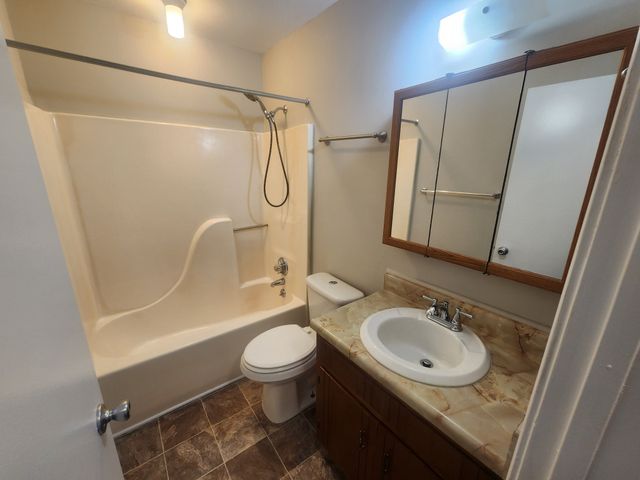 118 Cunningham Pl, Clarksville, TN 37042