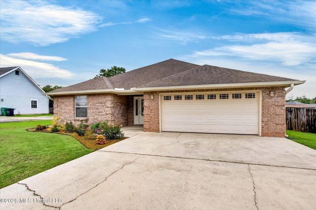 9827 Kalae Street, Diamondhead, MS 39525